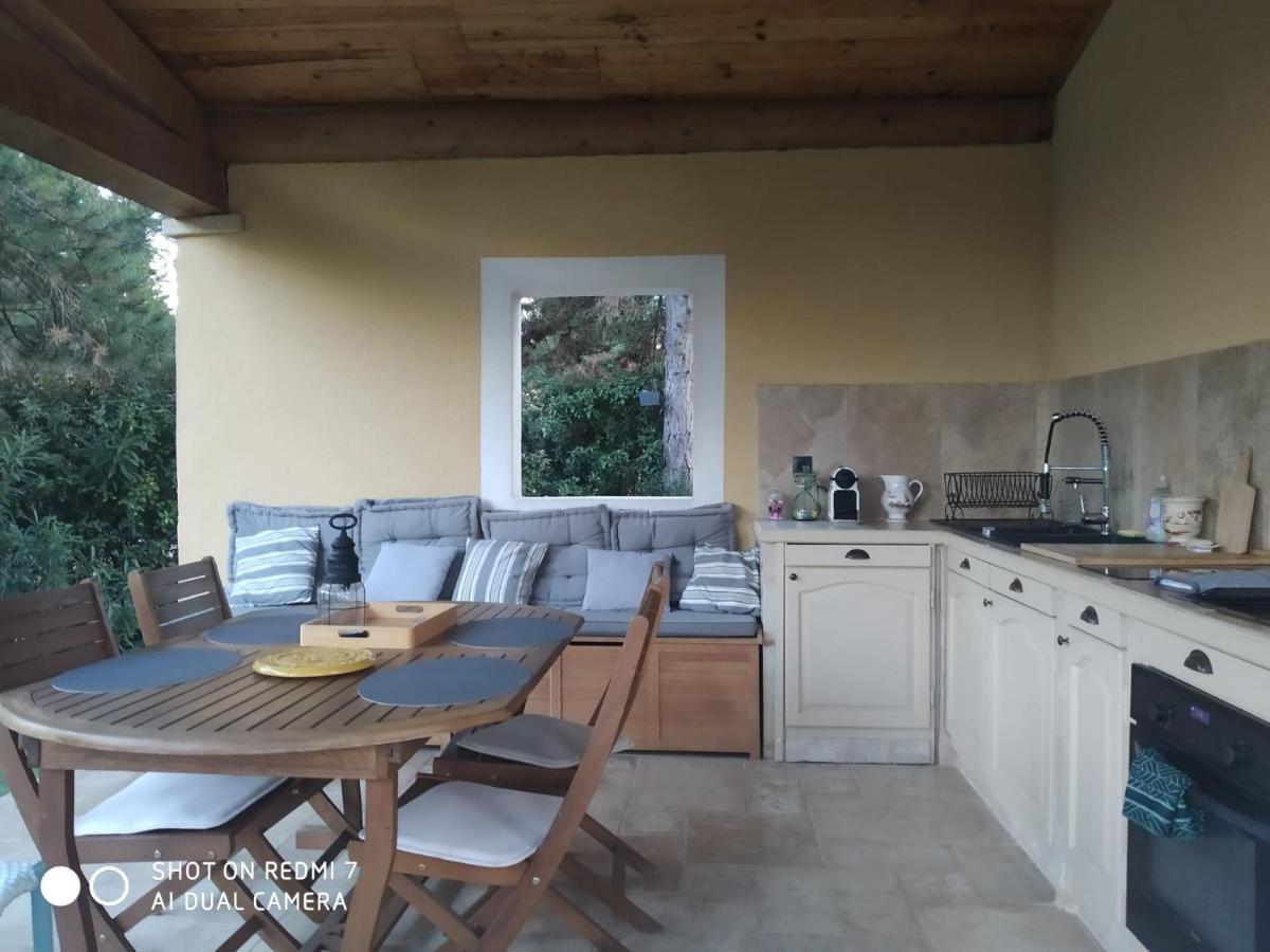 Adorable guest house avec grande cuisine d'été Saint-Siffret Extérieur photo